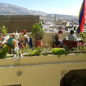 maison-famille-tazi.hotelfesmorocco.com/